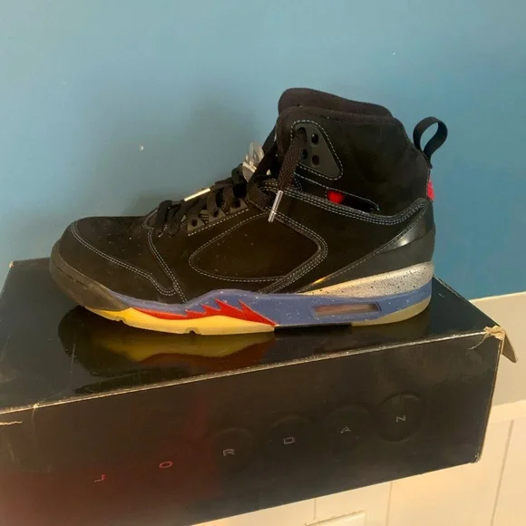 NIKE AIR JORDAN RETRO BLACK RED BLUE SIZE 10.5 - Picture 1 of 9